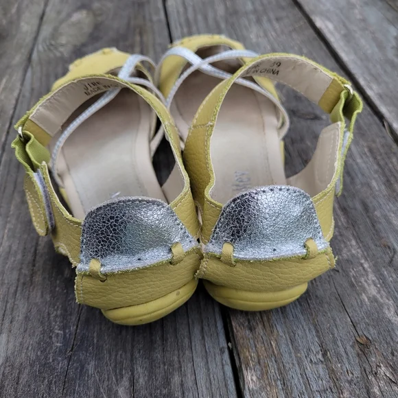 Bernie Mev yellow silver leather shoes size 8 - Picture 7 of 9
